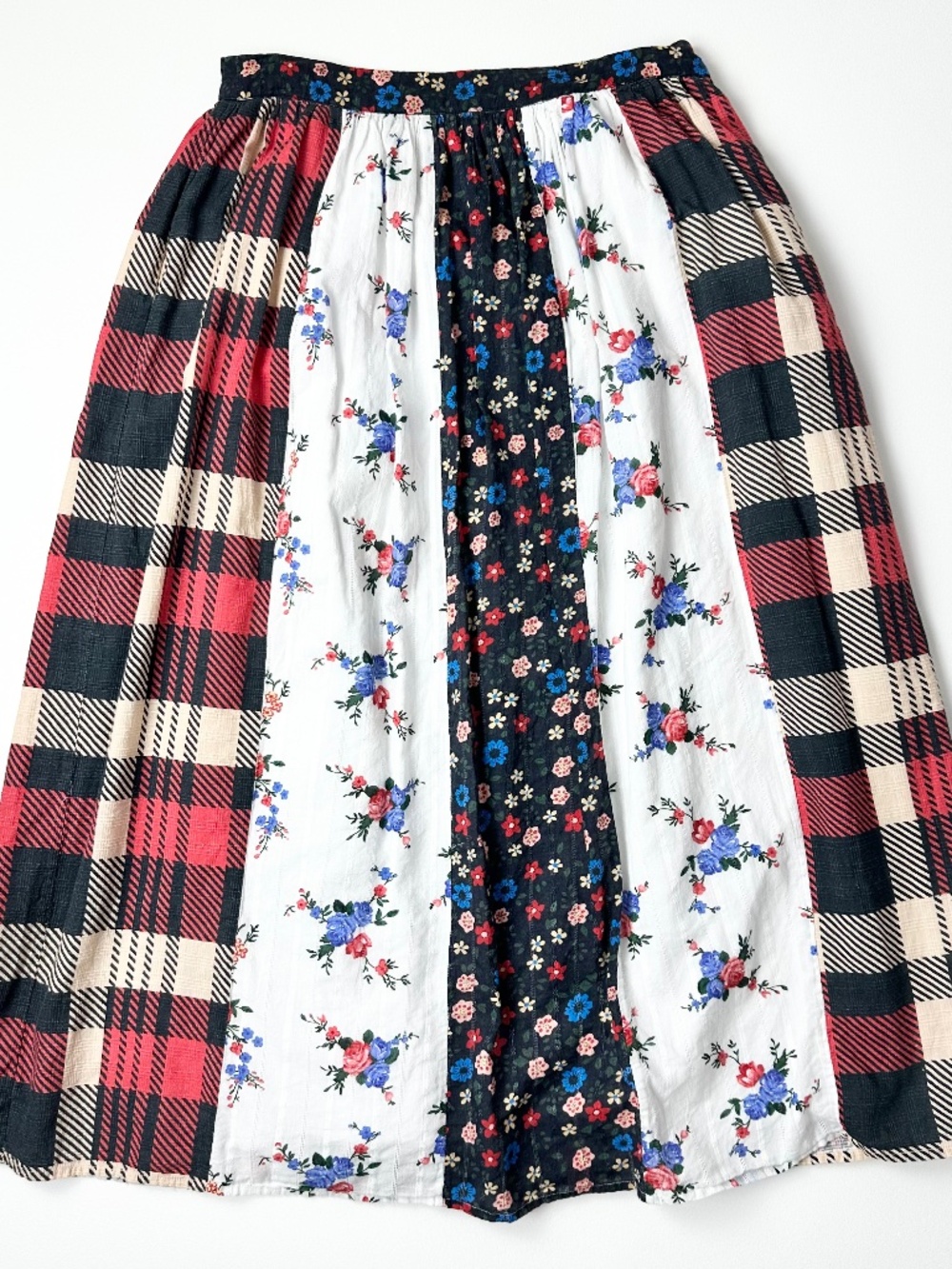 LET ME BE CONTRAST MAXI SKIRT - Picture 2 of 6